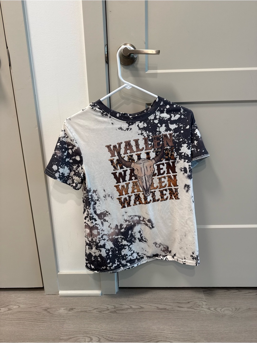 Short Sleeve Tie-Dye Graphic Tee in White & Black